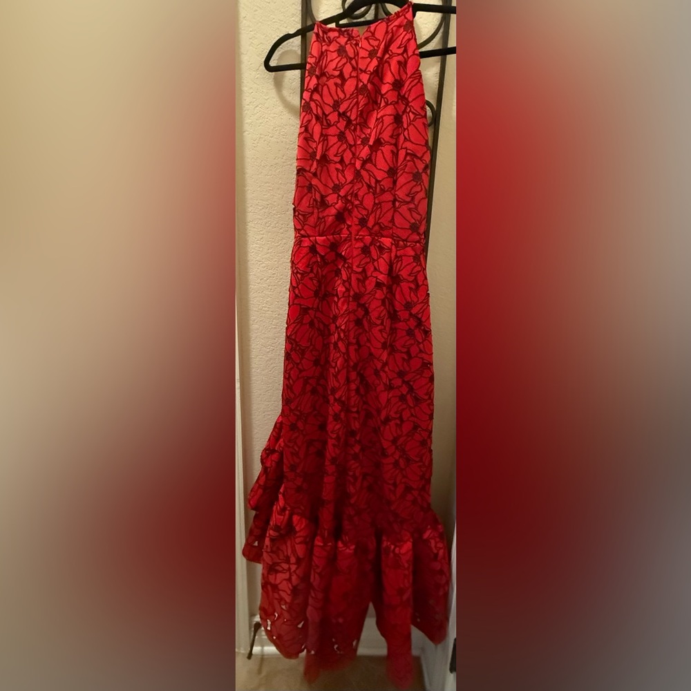 High-neck floral lace red maxi dress with layered ruffle asymmetric hem. Size 6 - Picture 9 of 9